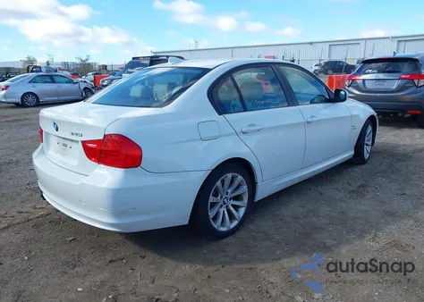 2011 BMW 328I xDrive z USA, uszkodzony, nr VIN WBAPK7G54BNN86708